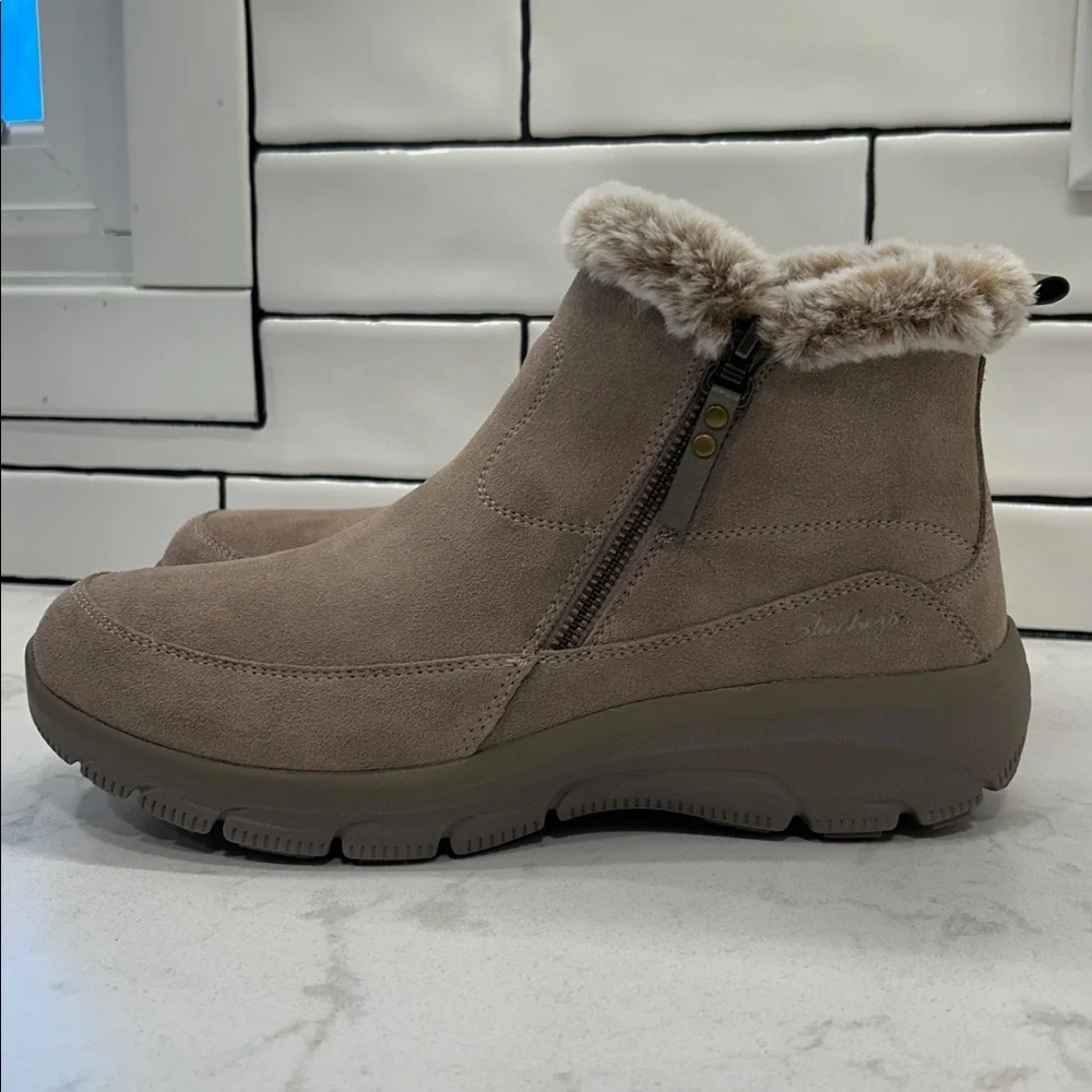 New! Skechers Women's Relaxed Fit: Easy Going - High Zip‎ Boots Size 11
